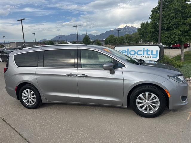 used 2018 Chrysler Pacifica car, priced at $15,995