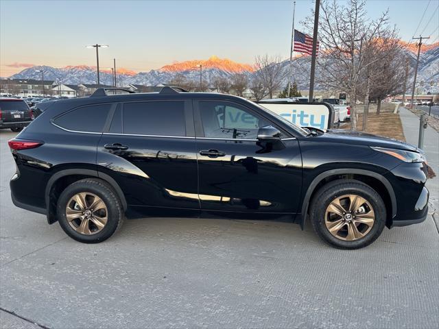 used 2023 Toyota Highlander car, priced at $33,995