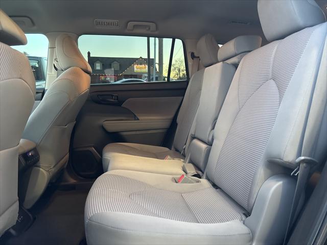 used 2023 Toyota Highlander car, priced at $33,995