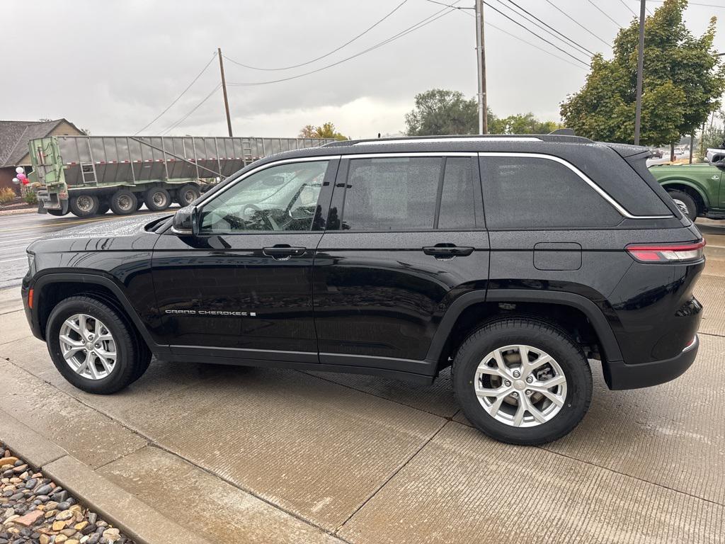 used 2023 Jeep Grand Cherokee car, priced at $25,995