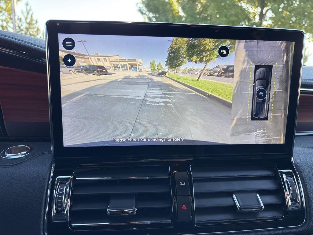 used 2024 Lincoln Navigator car, priced at $67,995