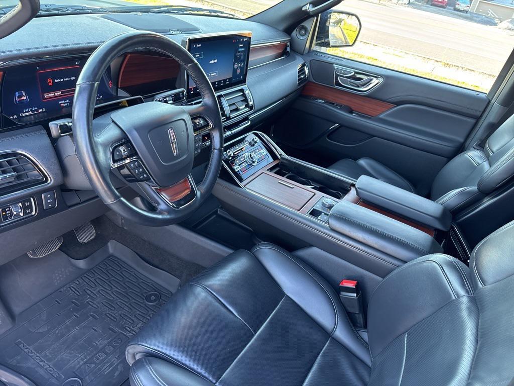 used 2024 Lincoln Navigator car, priced at $67,995