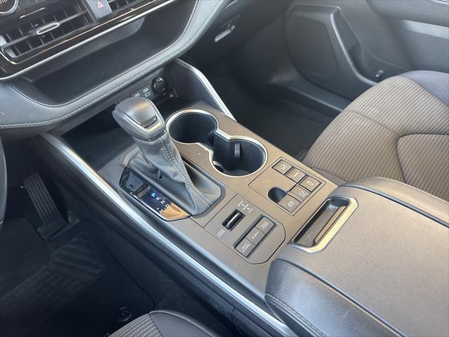used 2023 Toyota Highlander car, priced at $34,995