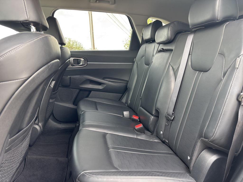 used 2024 Kia Sorento car, priced at $30,995