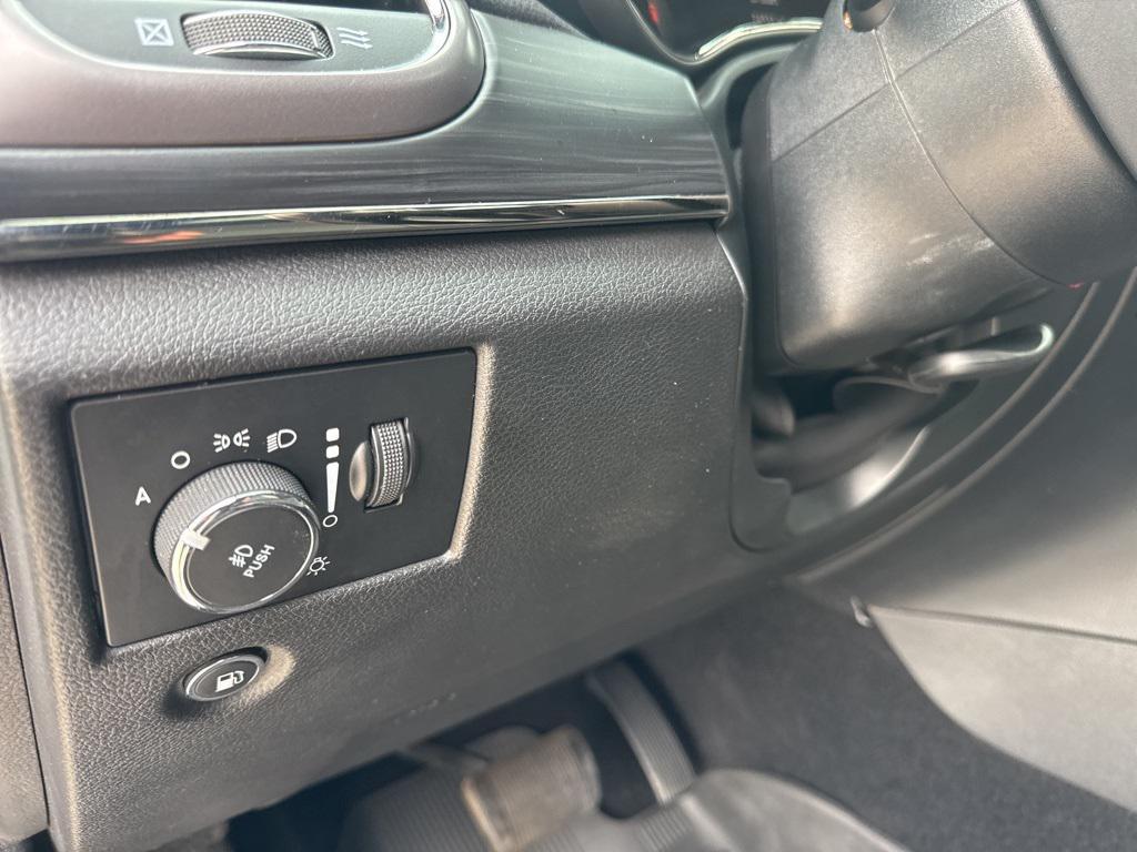 used 2020 Jeep Grand Cherokee car, priced at $26,995