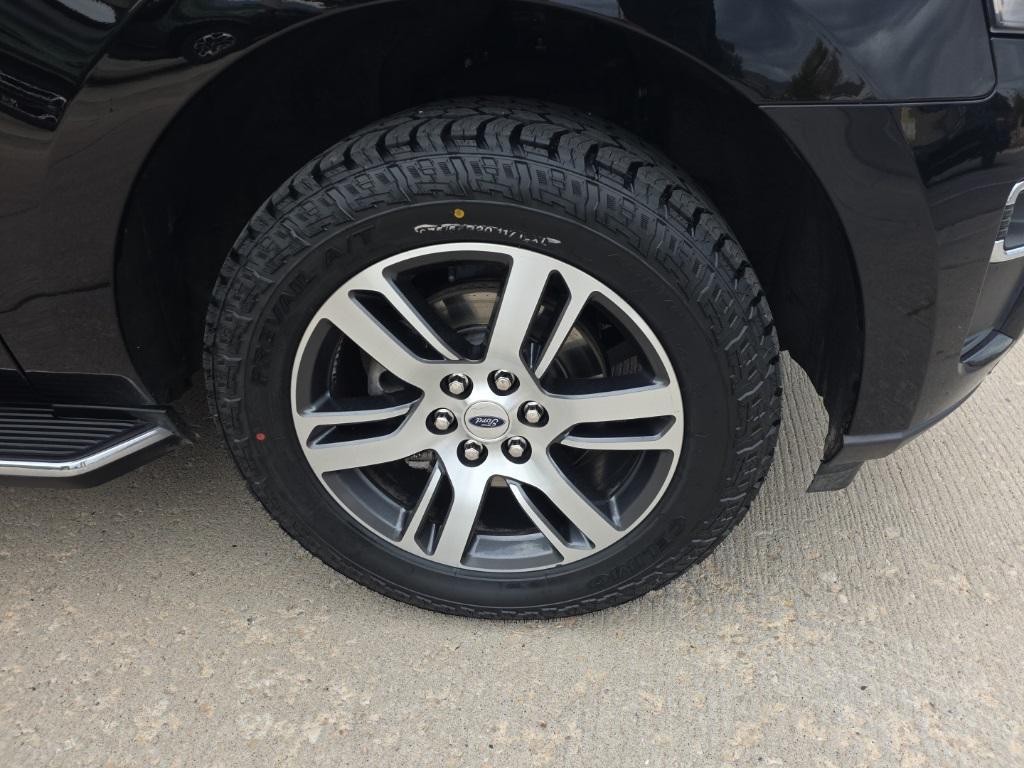 used 2023 Ford Expedition car, priced at $39,995