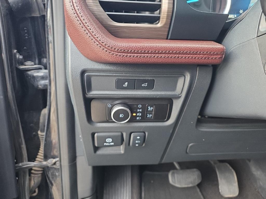 used 2023 Ford Expedition car, priced at $39,995