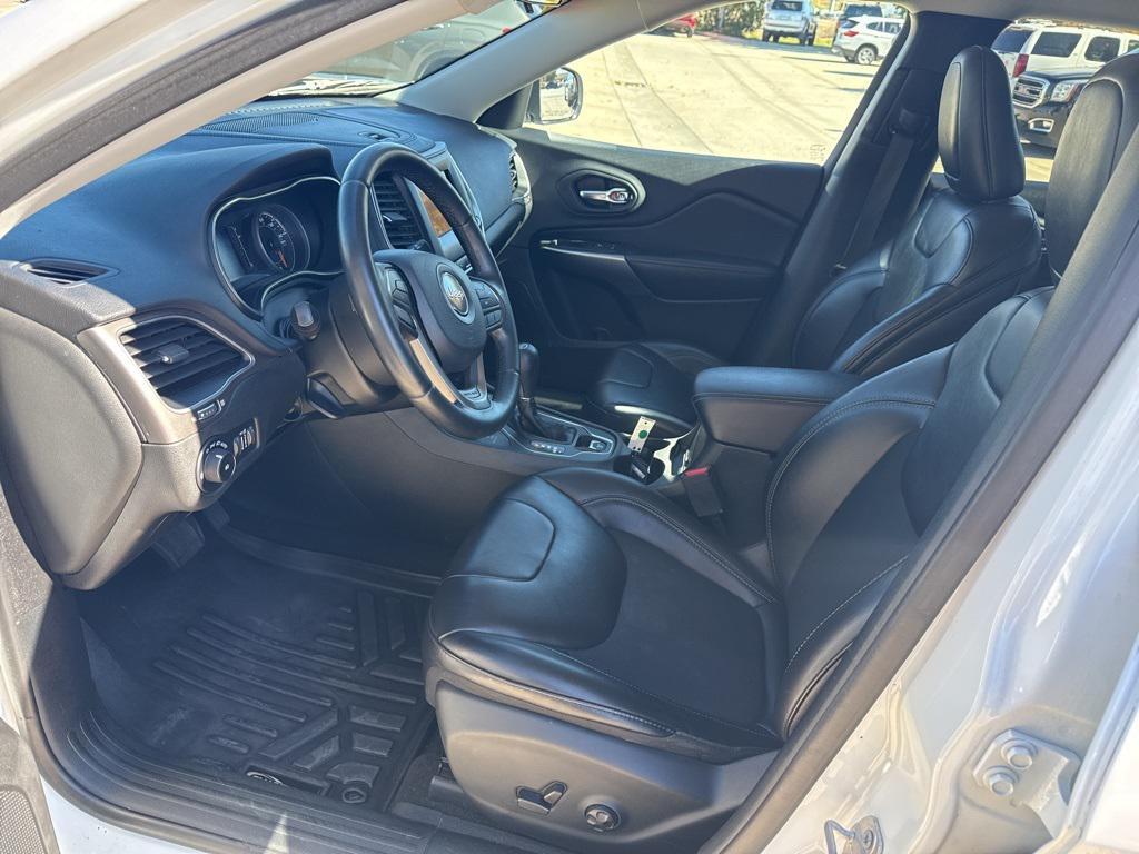 used 2019 Jeep Cherokee car, priced at $14,995