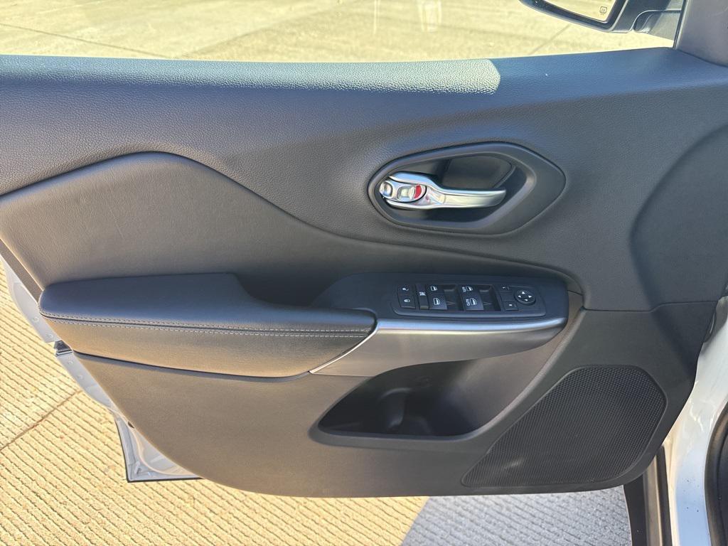 used 2019 Jeep Cherokee car, priced at $14,995