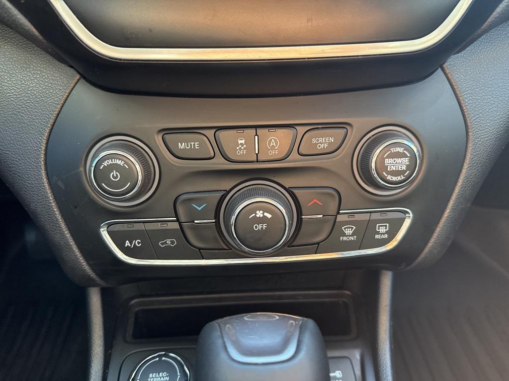 used 2019 Jeep Cherokee car, priced at $14,995