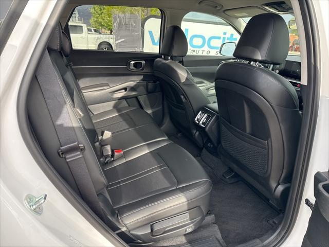 used 2024 Kia Sorento car, priced at $30,995