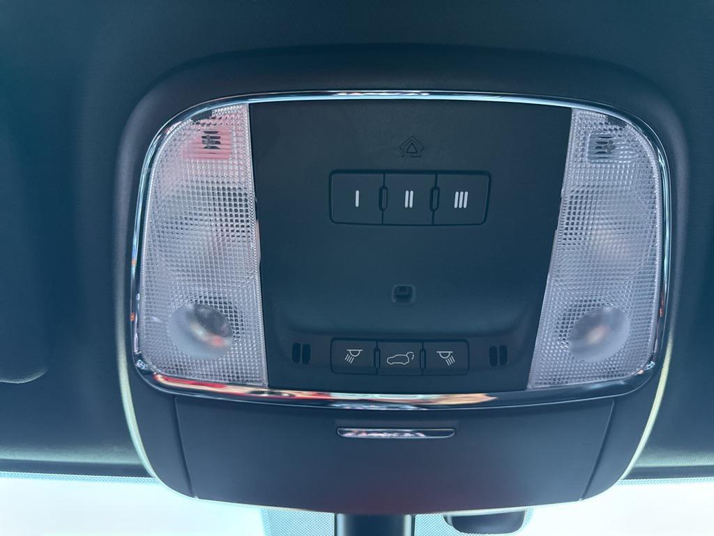 used 2022 Jeep Grand Cherokee car, priced at $27,995