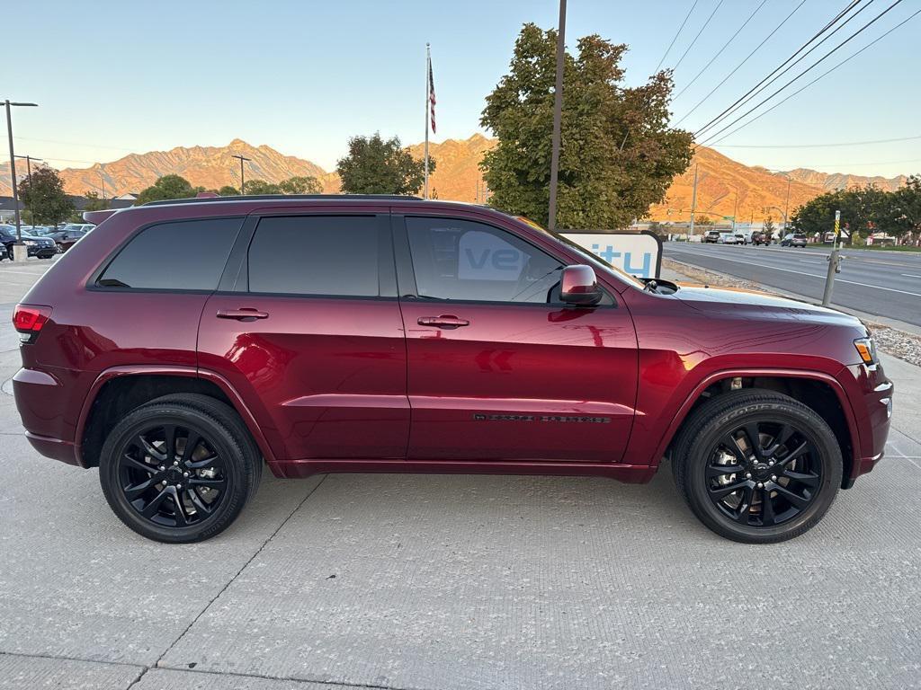used 2022 Jeep Grand Cherokee car, priced at $27,995