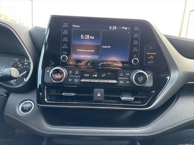 used 2020 Toyota Highlander car, priced at $29,995