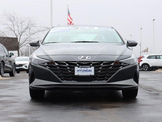 new 2023 Hyundai Elantra HEV car, priced at $30,625