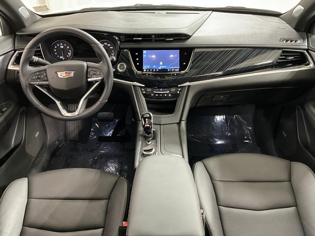 used 2024 Cadillac XT6 car, priced at $53,900