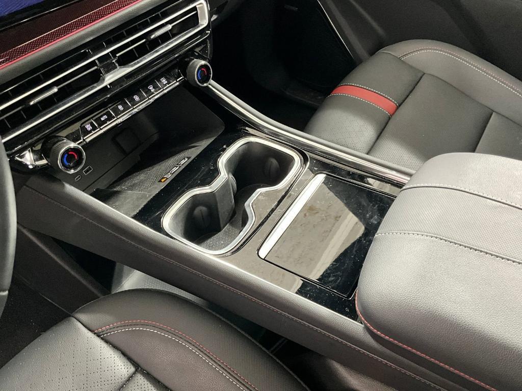 used 2024 Chevrolet Traverse car, priced at $52,900