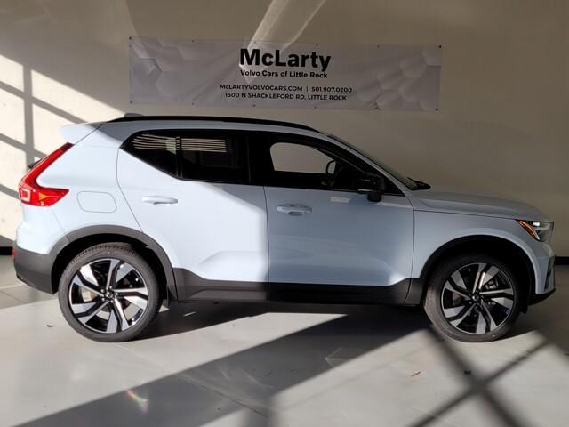 new 2025 Volvo XC40 car, priced at $48,270