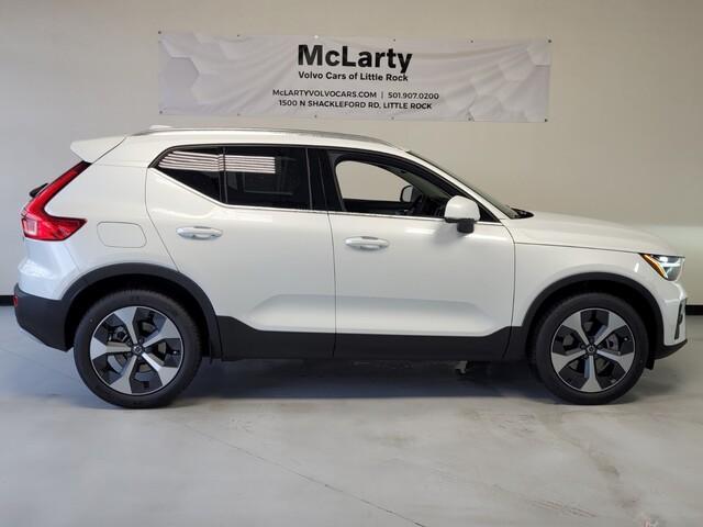 new 2025 Volvo XC40 car, priced at $45,485