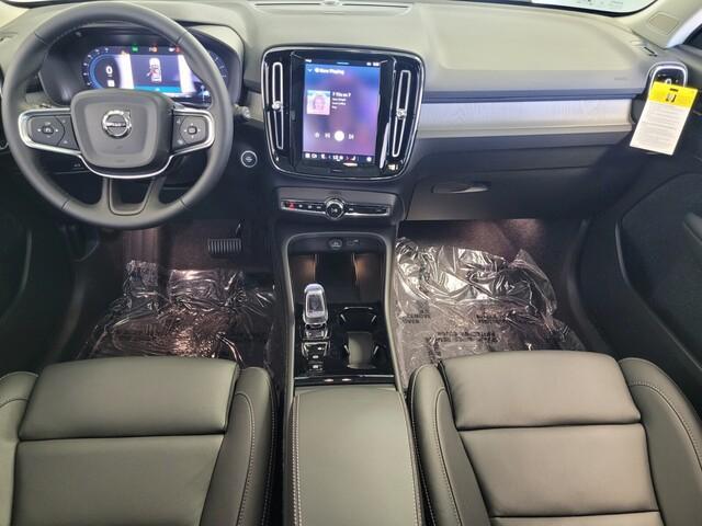 new 2025 Volvo XC40 car, priced at $51,565
