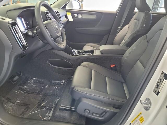 new 2025 Volvo XC40 car, priced at $51,565
