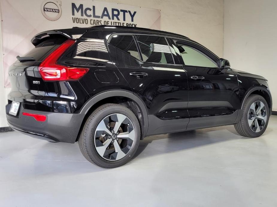 new 2024 Volvo XC40 car, priced at $47,895
