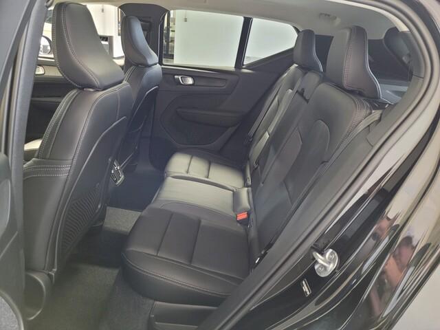 new 2025 Volvo XC40 car, priced at $45,265
