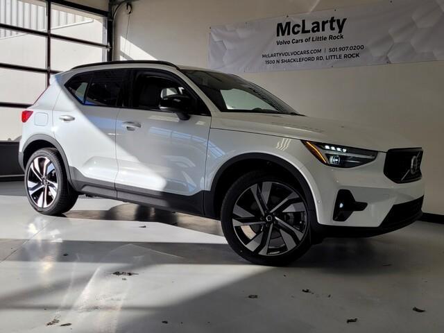 new 2025 Volvo XC40 car, priced at $49,790