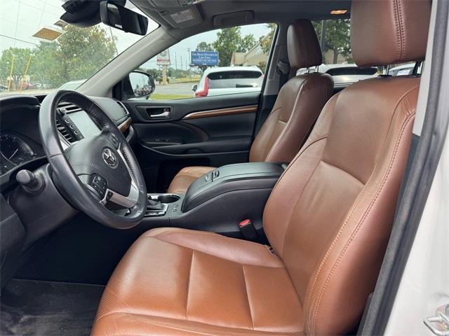 used 2018 Toyota Highlander Hybrid car, priced at $26,990