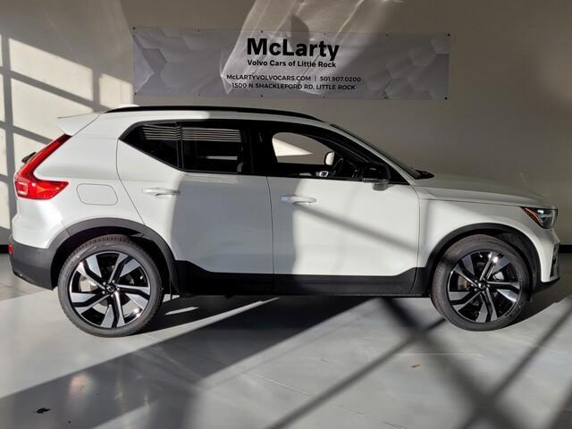 new 2025 Volvo XC40 car, priced at $51,000