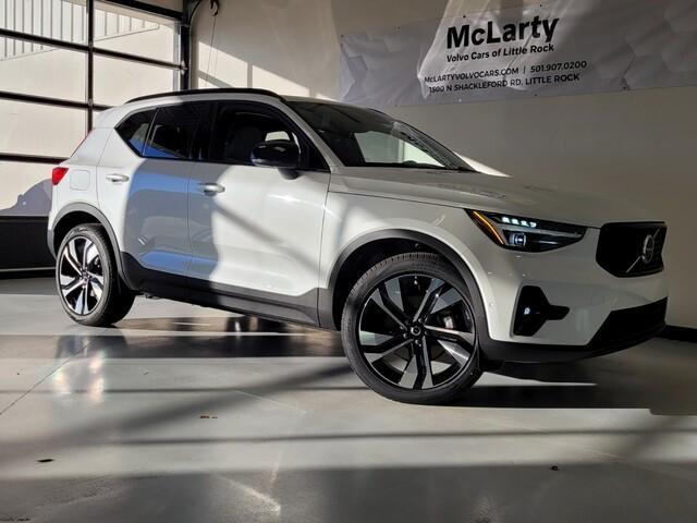 new 2025 Volvo XC40 car, priced at $51,000