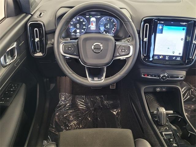 used 2019 Volvo XC40 car, priced at $18,890