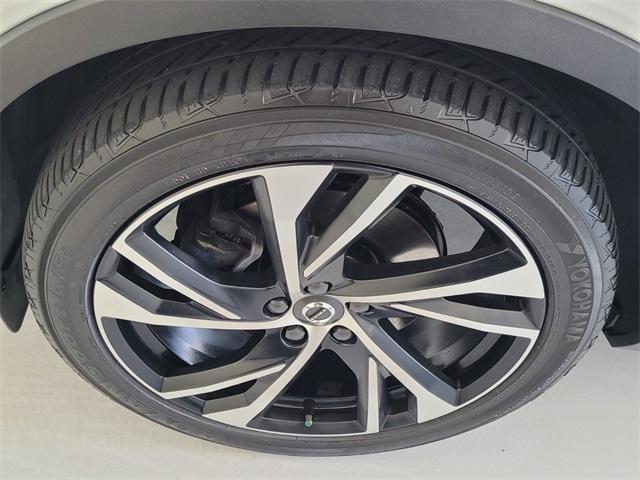 used 2019 Volvo XC40 car, priced at $18,890