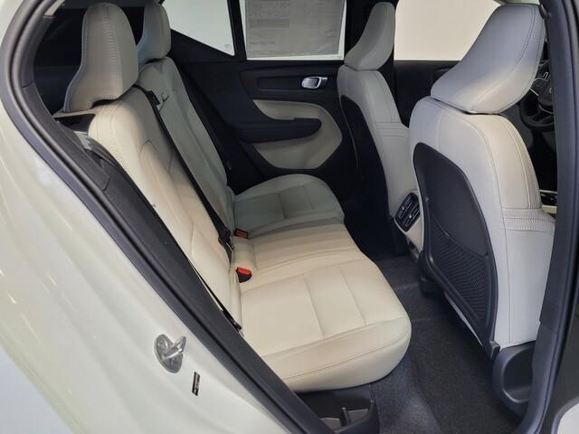 new 2025 Volvo XC40 car, priced at $51,565