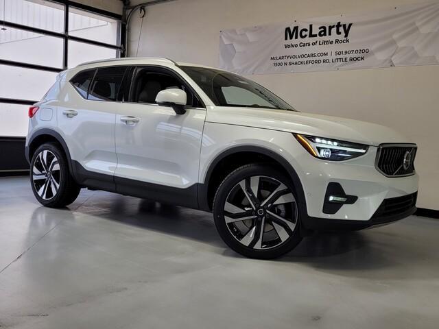 new 2025 Volvo XC40 car, priced at $51,565