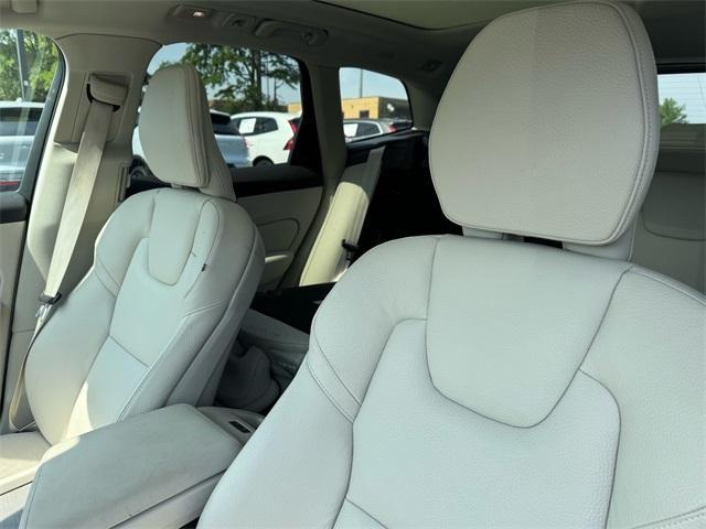 used 2023 Volvo XC60 Recharge Plug-In Hybrid car, priced at $43,490