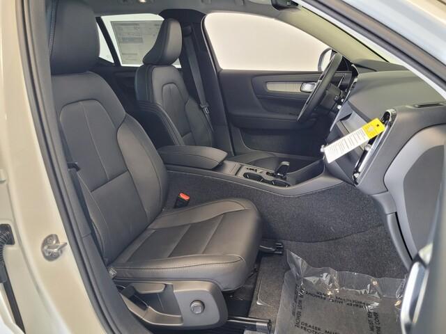 new 2026 Volvo XC40 car