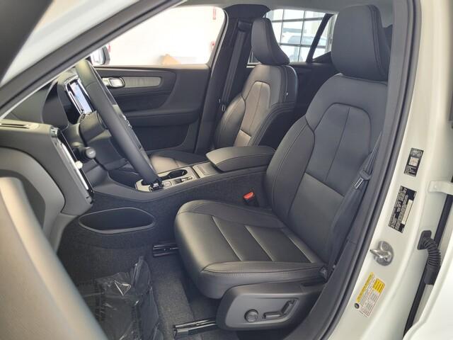 new 2026 Volvo XC40 car