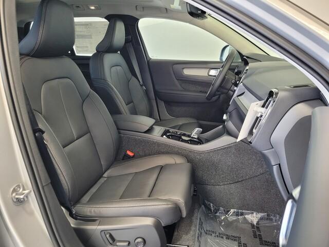 new 2025 Volvo XC40 car, priced at $47,765
