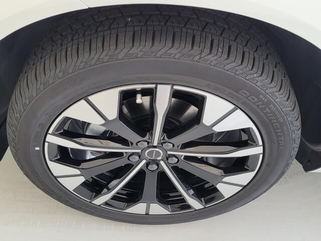 new 2026 Volvo XC60 car, priced at $58,375