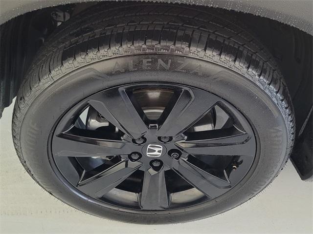 used 2025 Honda Pilot car, priced at $50,990