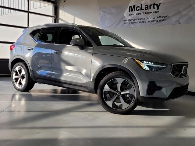 new 2025 Volvo XC40 car, priced at $45,465