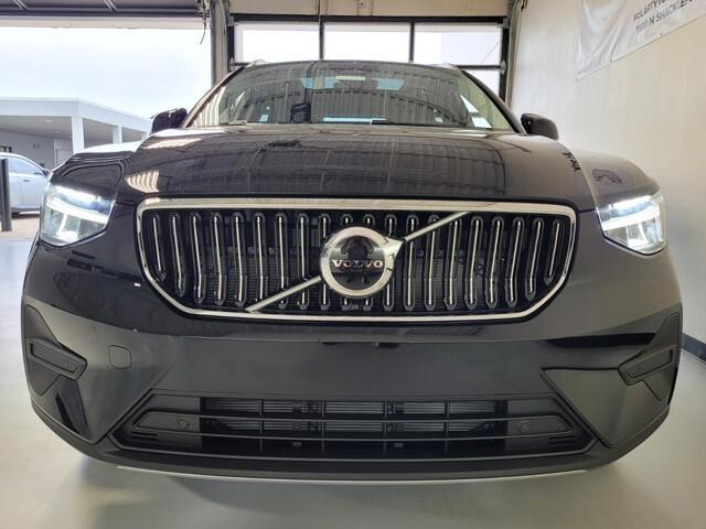 new 2025 Volvo XC40 car, priced at $45,815