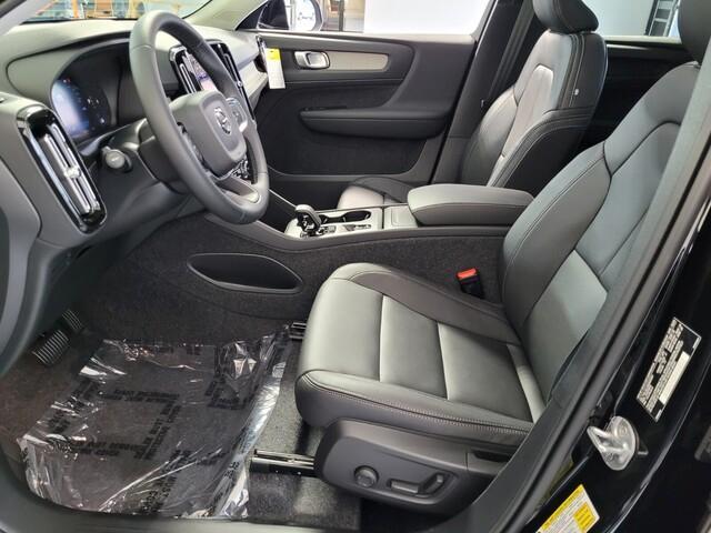 new 2025 Volvo XC40 car, priced at $45,815