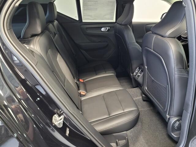 new 2025 Volvo XC40 car, priced at $45,815