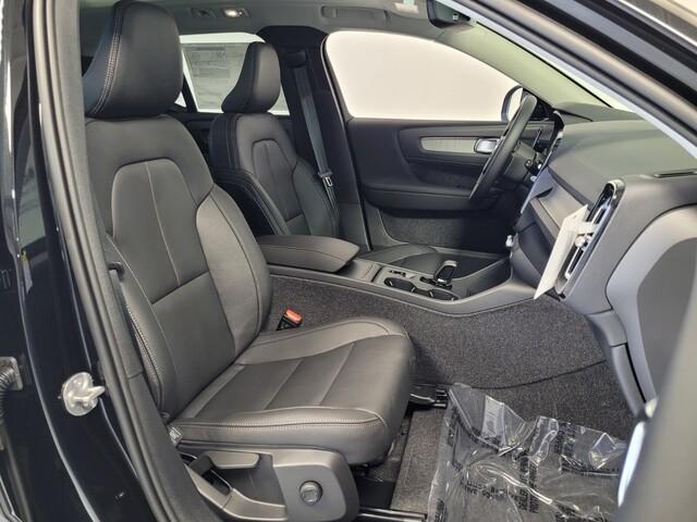 new 2025 Volvo XC40 car, priced at $45,815