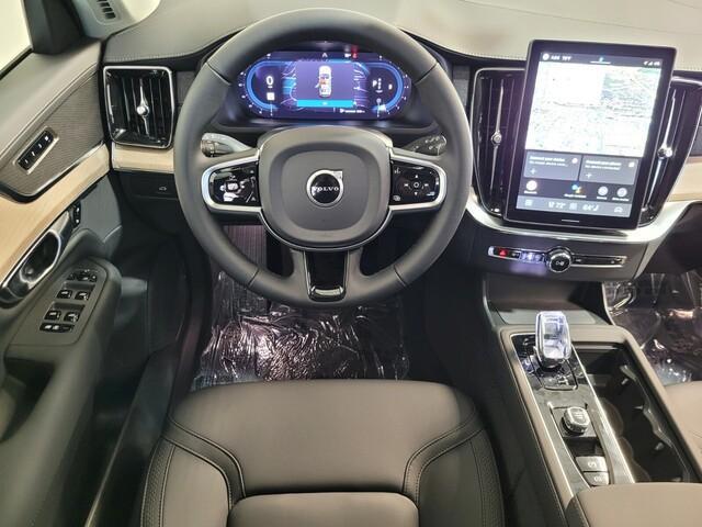 new 2025 Volvo XC90 car, priced at $65,895