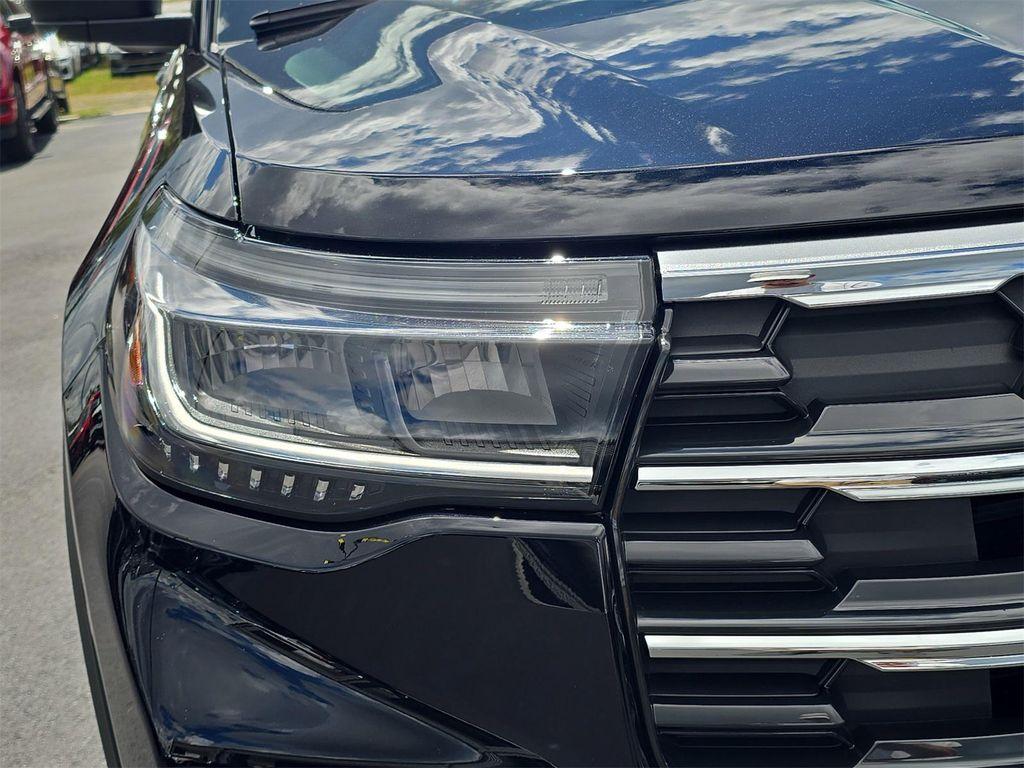 new 2025 Ford Explorer car, priced at $42,663