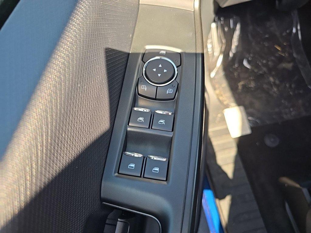 new 2025 Ford F-150 car, priced at $42,038