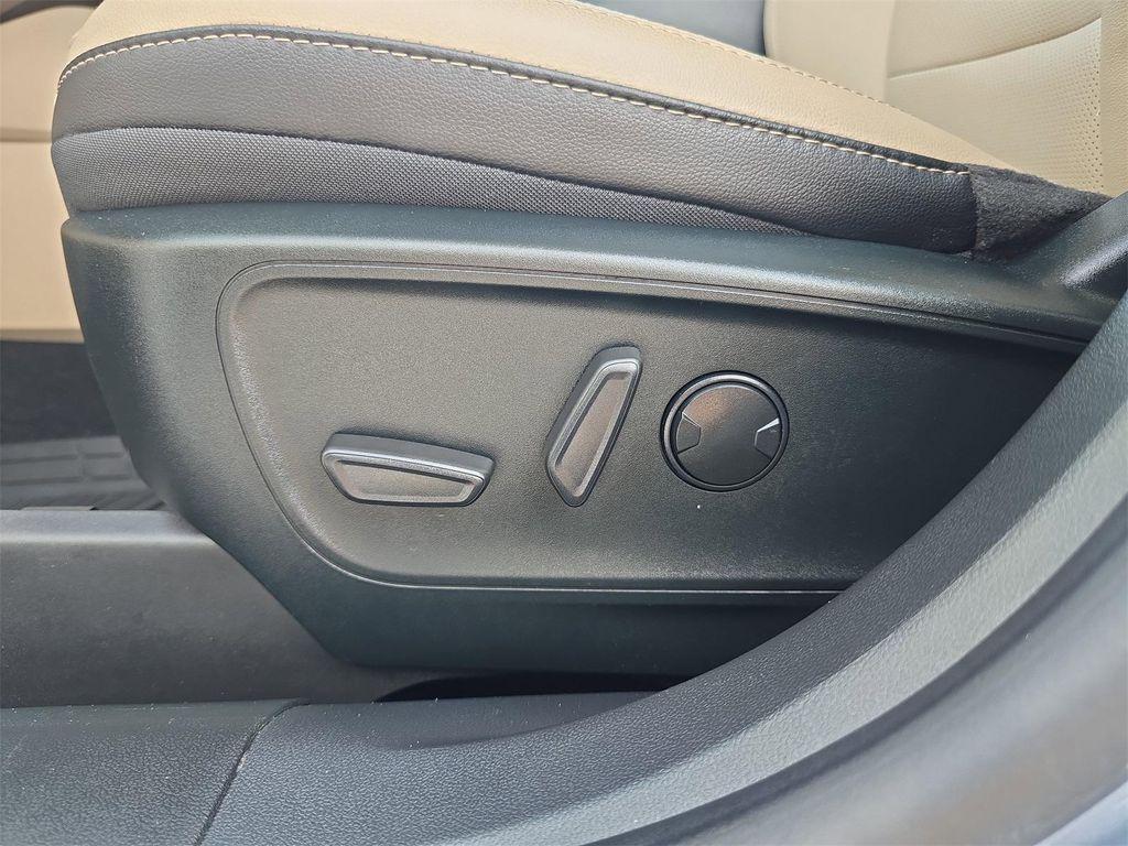 used 2022 Ford Escape car, priced at $25,871